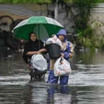 বন্যার মধ্যেই ইন্দোনেশিয়ায় শক্তিশালী ভূমিকম্প